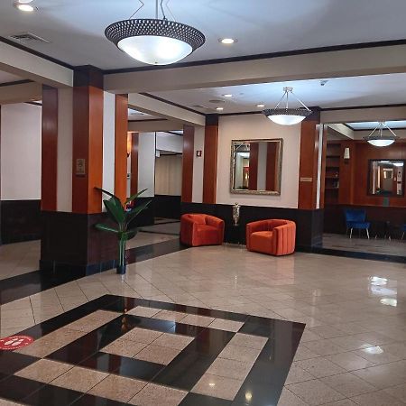 Clarion Hotel & Suites マウント・ローレル エクステリア 写真