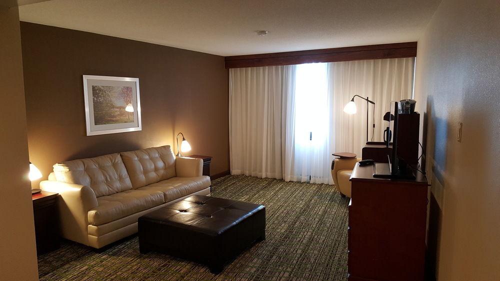 Clarion Hotel & Suites マウント・ローレル エクステリア 写真