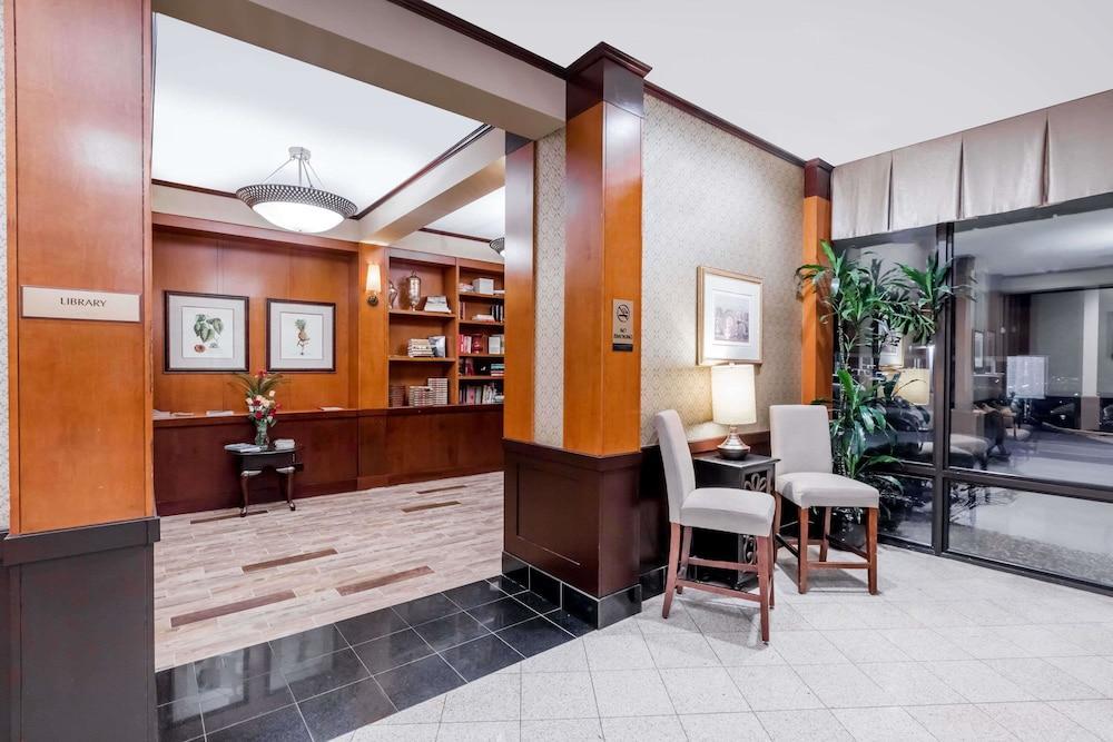 Clarion Hotel & Suites マウント・ローレル エクステリア 写真