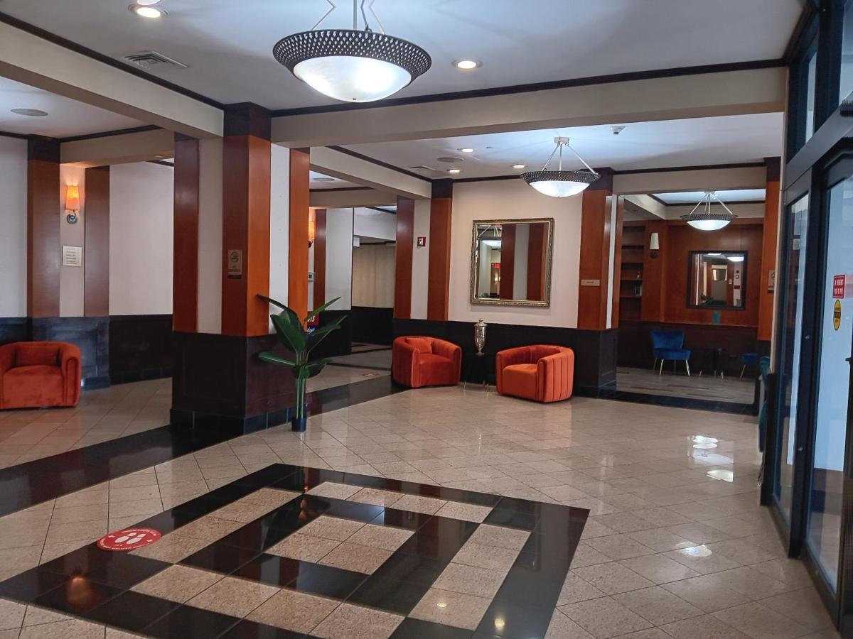 Clarion Hotel & Suites マウント・ローレル エクステリア 写真