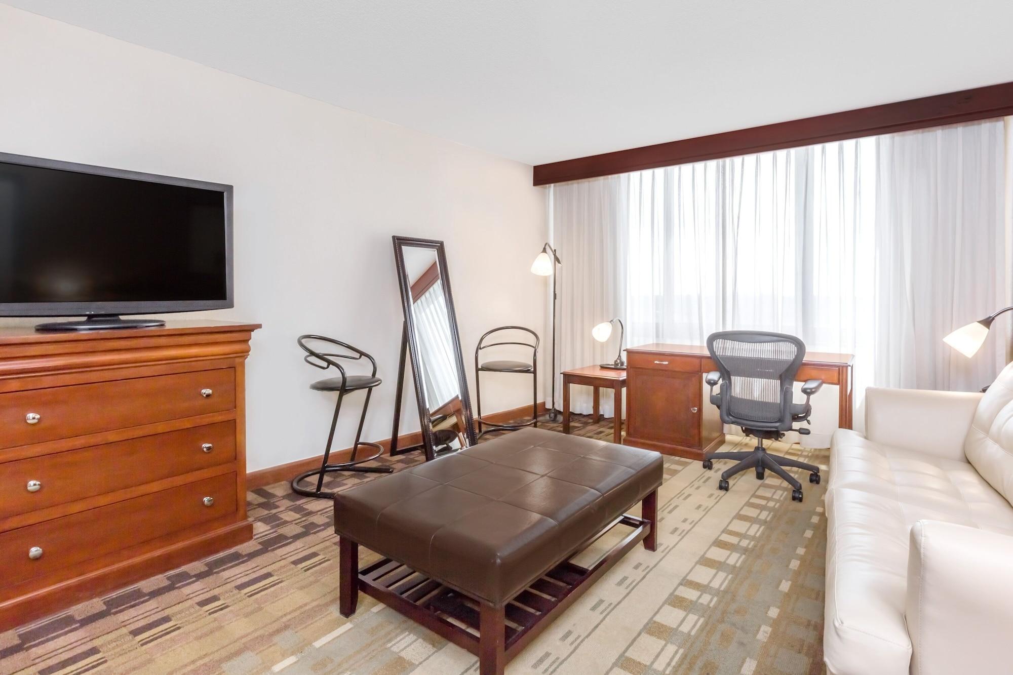 Clarion Hotel & Suites マウント・ローレル エクステリア 写真