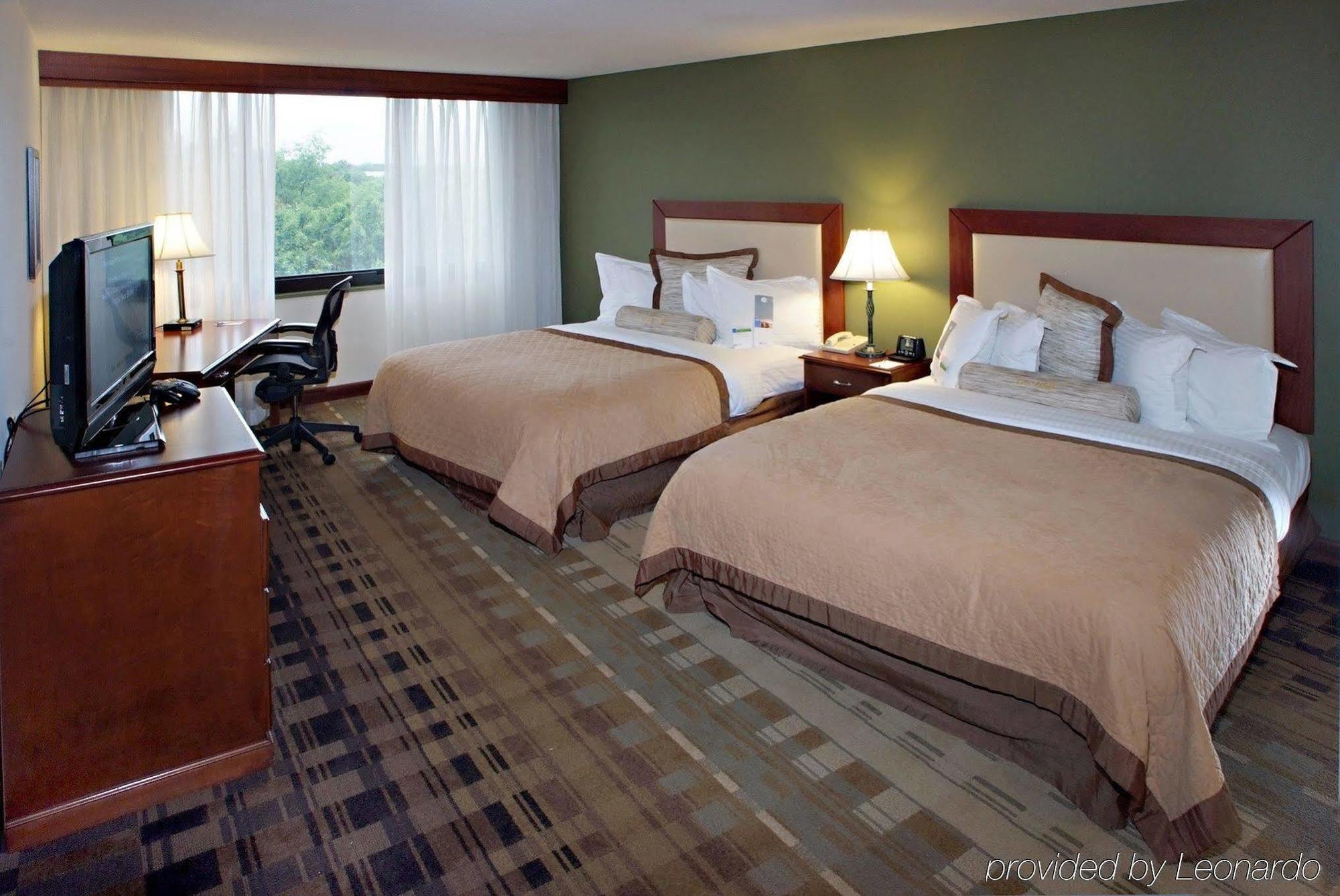 Clarion Hotel & Suites マウント・ローレル エクステリア 写真